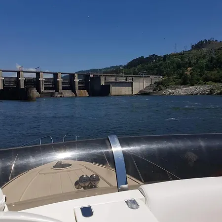 Yacht Douro بوتيل *
