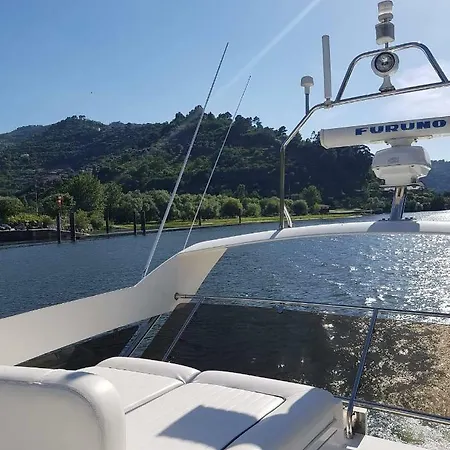 Yacht Douro Ботель