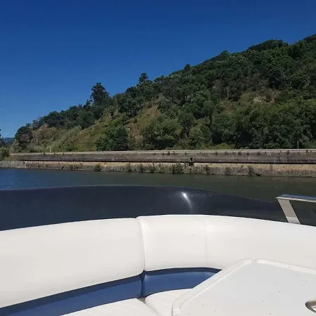 Ботель Yacht Douro Гондомар