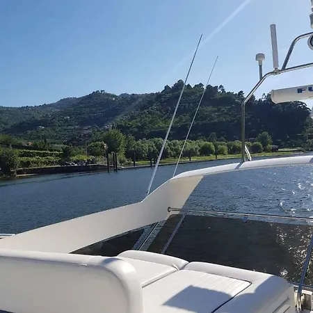 Yacht Douro *