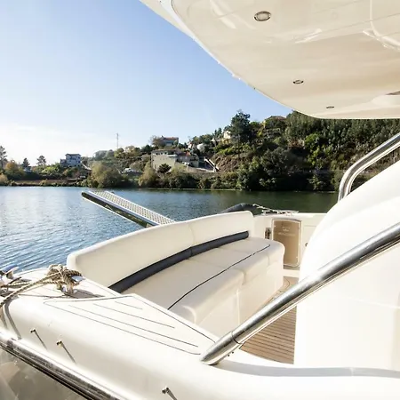 Yacht Douro *