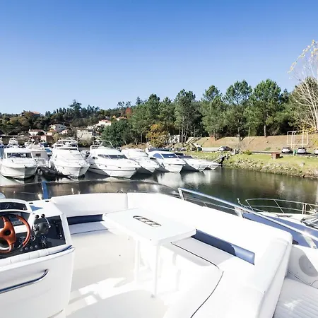 Yacht Douro بوتيل جوندومار