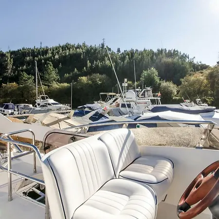 Yacht Douro بوتيل *