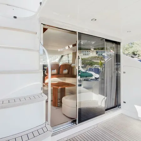 Yacht Douro بوتيل جوندومار