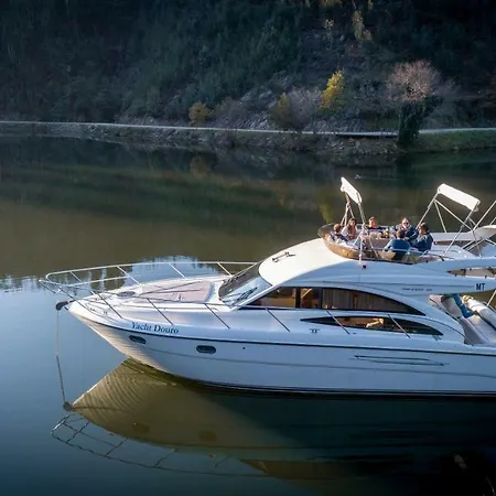 بوتيل Yacht Douro