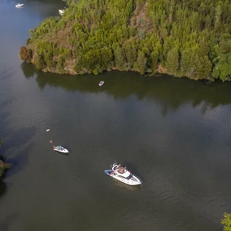 Ботель Yacht Douro Гондомар