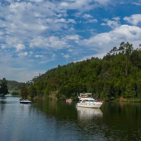 Yacht Douro *